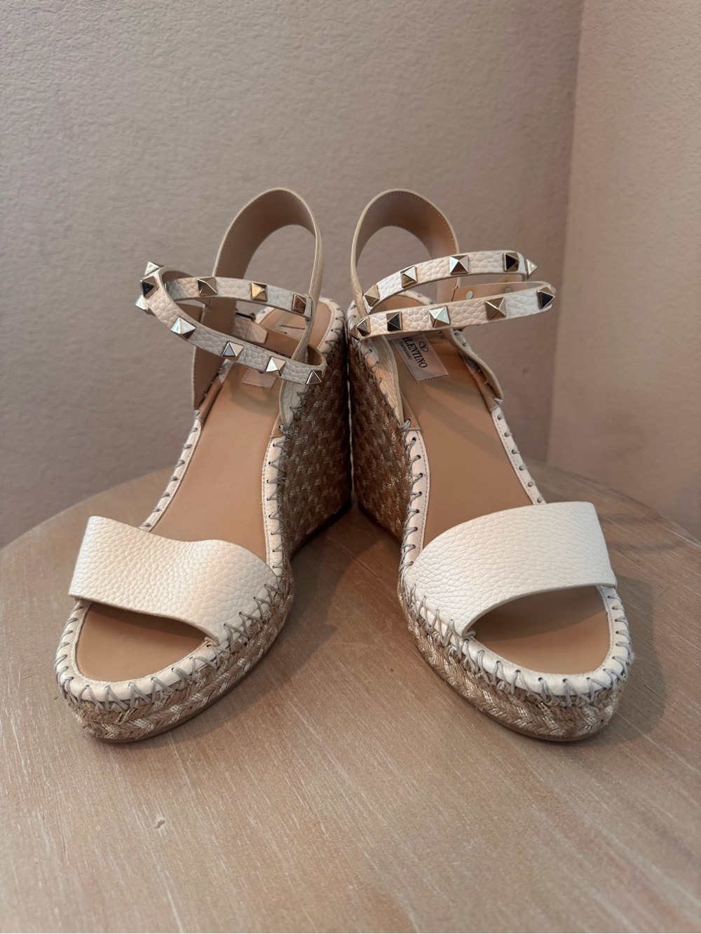 Valentino Ivory Rockstud Espadrille Wedge Sandals - EU 40 - NIB - Retail $890